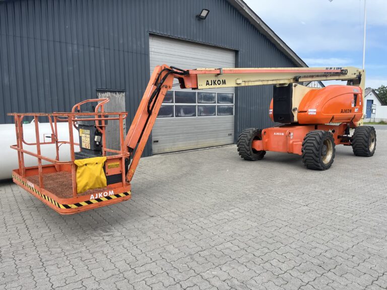 JLG 800AJ